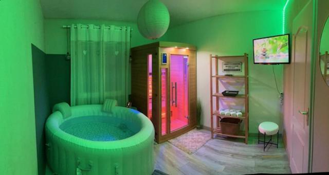 Villa Familiale Avec Spa Et Sauna Saint-Antonin-de-Sommaire Екстериор снимка
