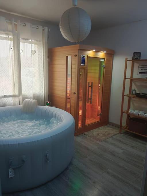 Villa Familiale Avec Spa Et Sauna Saint-Antonin-de-Sommaire Екстериор снимка